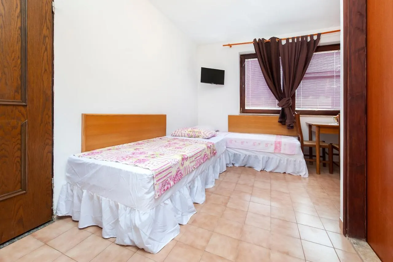 Apartment Near Beach And Rovinj Center 11
